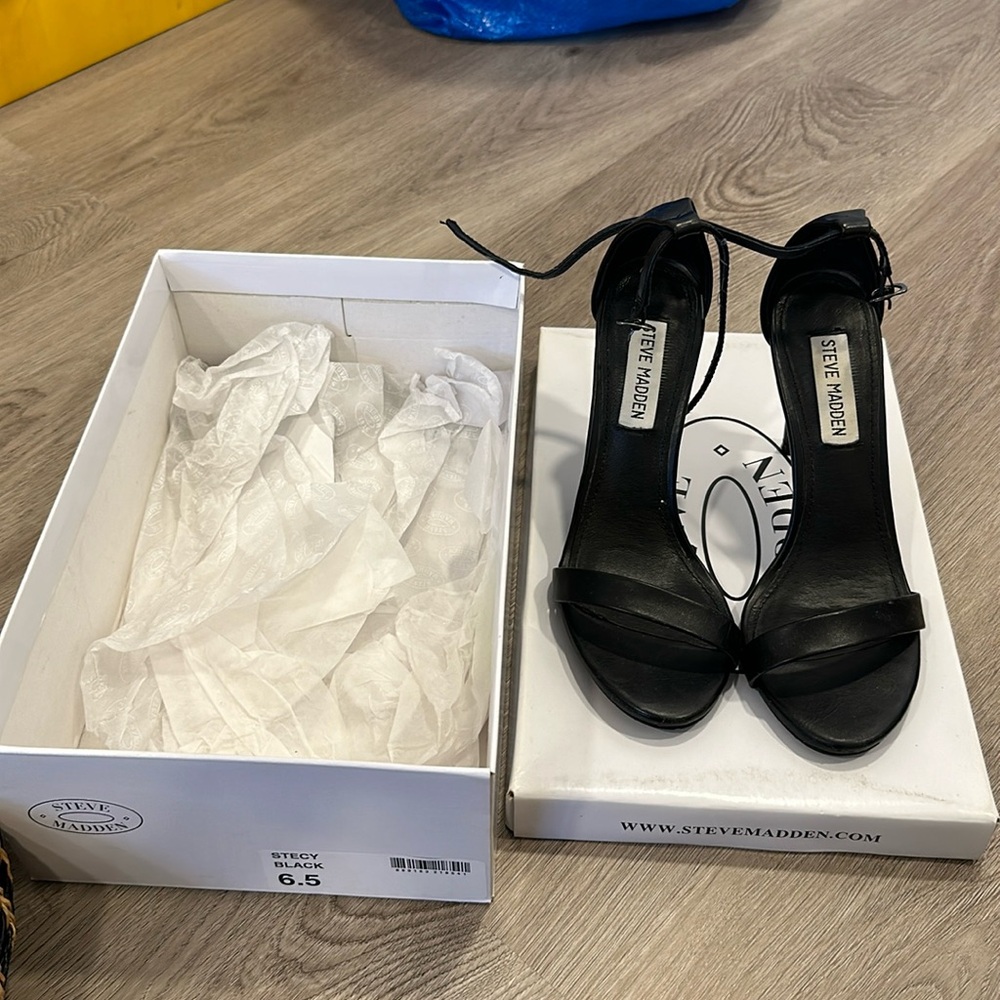 Steve Madden Black Stecy Heel